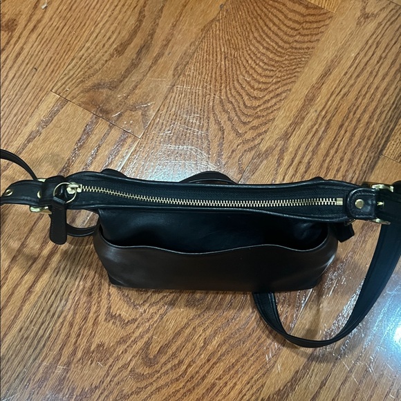 Coach Vintage Legacy 9136
Black Leather Crossbody Bag - Picture 10 of 10